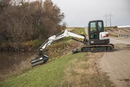 인증된 Q355B 발굴기 플레일 모어 2000mm 절단 기계 오렌지/검은 색